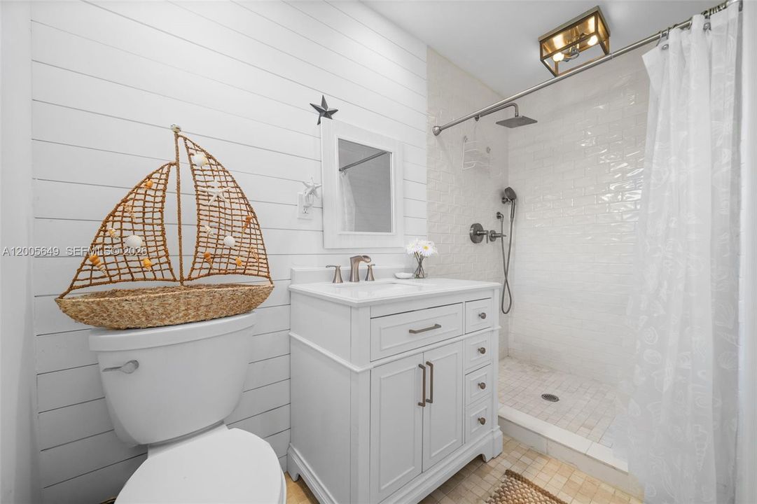 Active With Contract: $985,000 (4 beds, 3 baths, 2022 Square Feet)