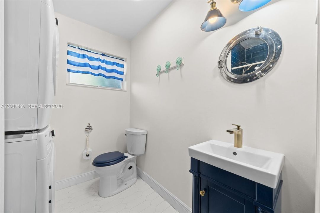 Active With Contract: $985,000 (4 beds, 3 baths, 2022 Square Feet)