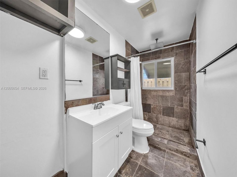 На продажу: $775,000 (2 спален, 2 ванн, 1506 Квадратных фут)