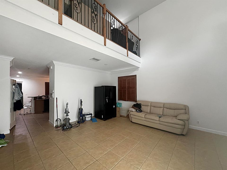 307 Berenger Walk - Living Room