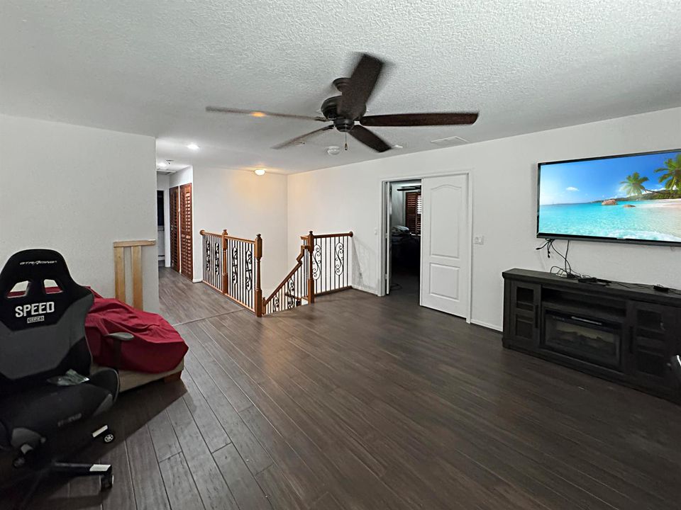 307 Berenger Walk - Loft