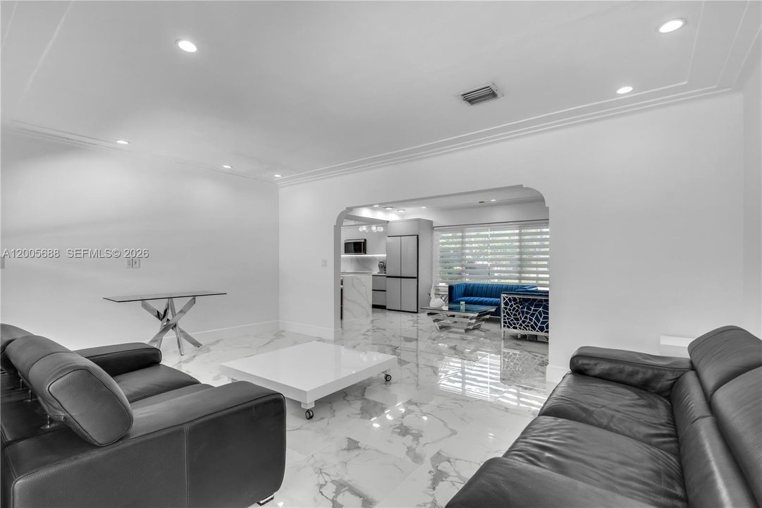 For Sale: $2,100,000 (5 beds, 3 baths, 2892 Square Feet)