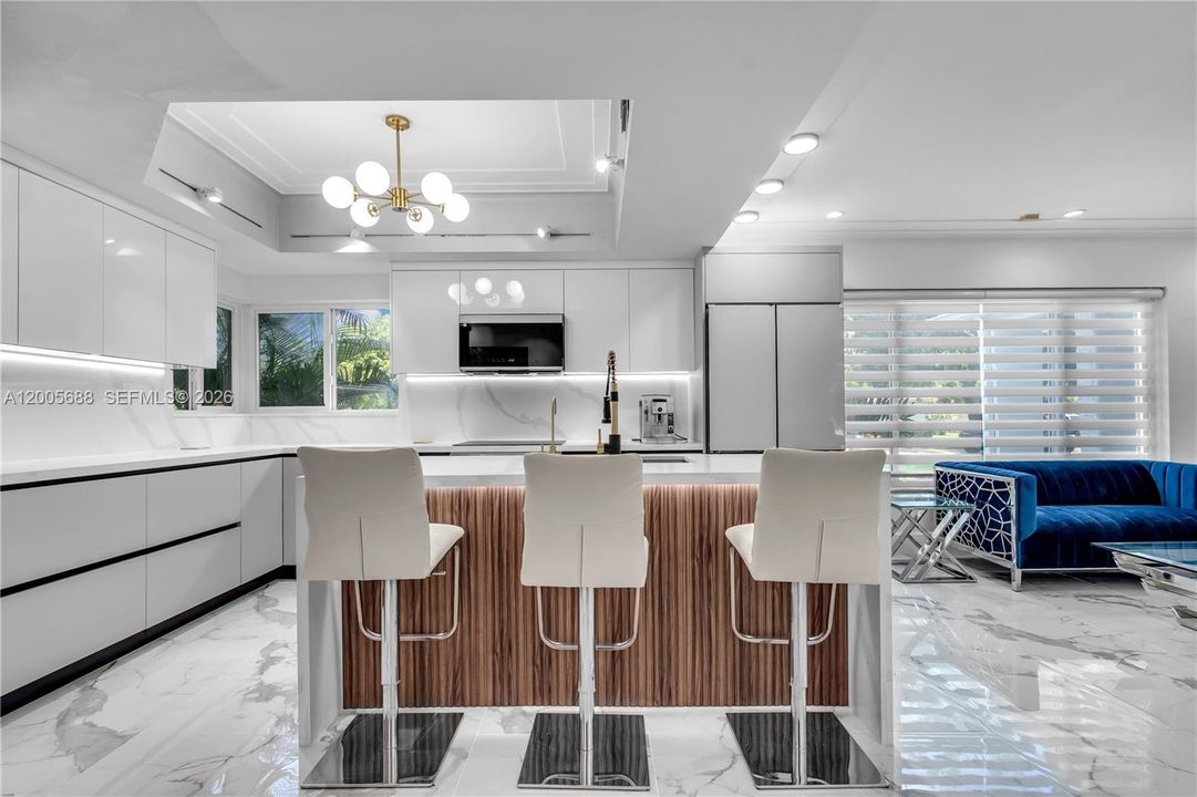 For Sale: $2,100,000 (5 beds, 3 baths, 2892 Square Feet)