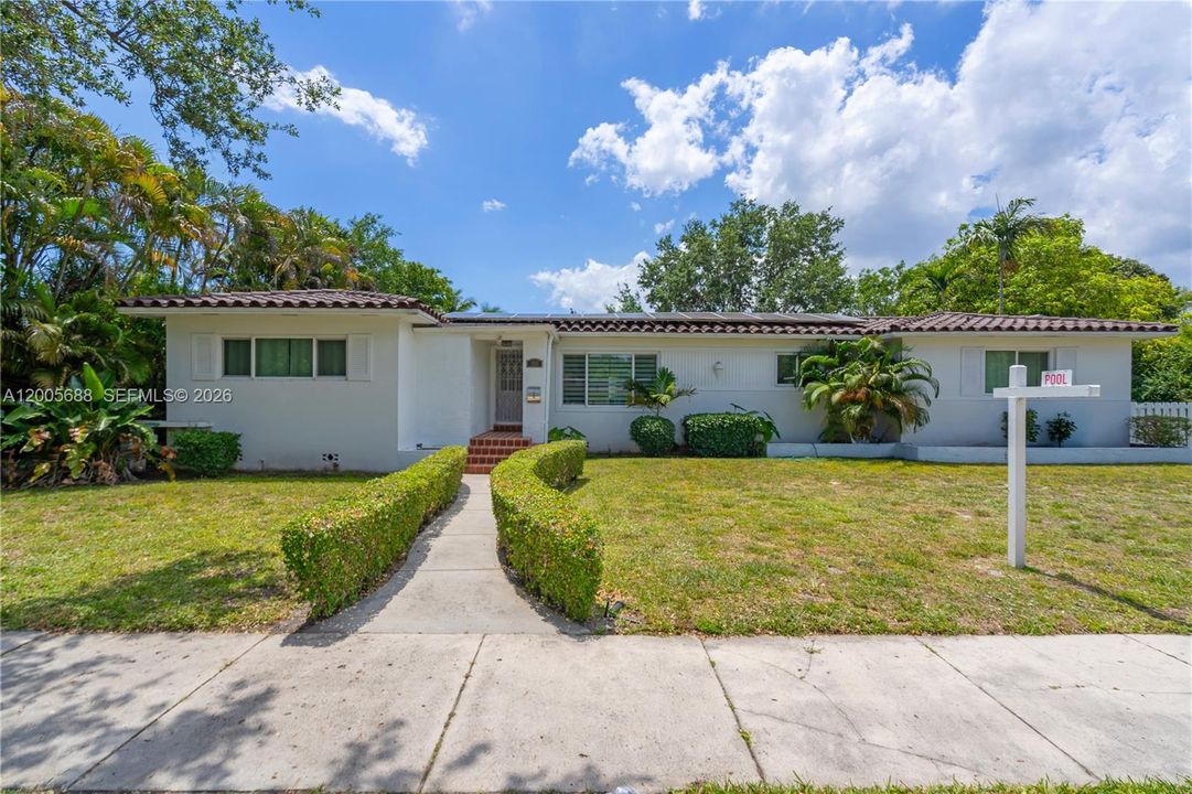 For Sale: $2,100,000 (5 beds, 3 baths, 2892 Square Feet)