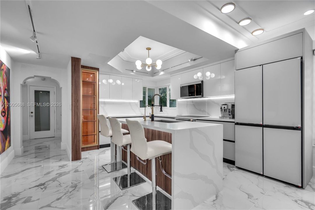 For Sale: $2,100,000 (5 beds, 3 baths, 2892 Square Feet)