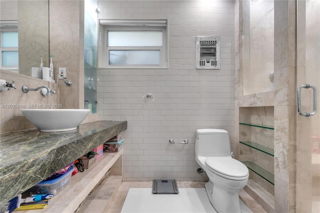 For Sale: $2,100,000 (5 beds, 3 baths, 2892 Square Feet)