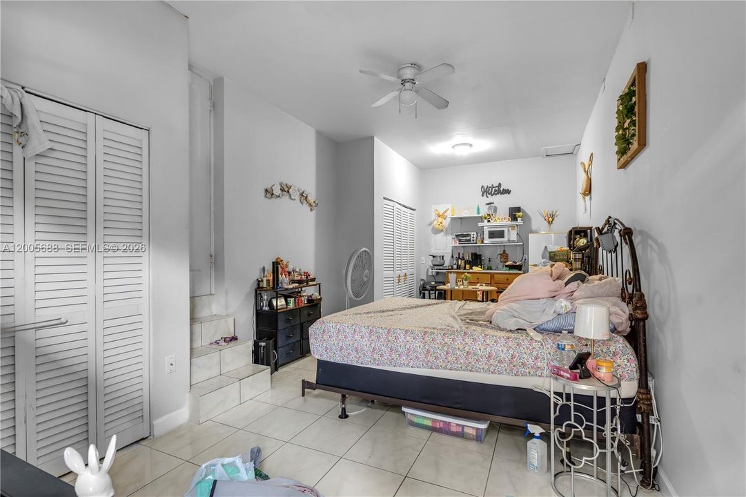 For Sale: $2,100,000 (5 beds, 3 baths, 2892 Square Feet)