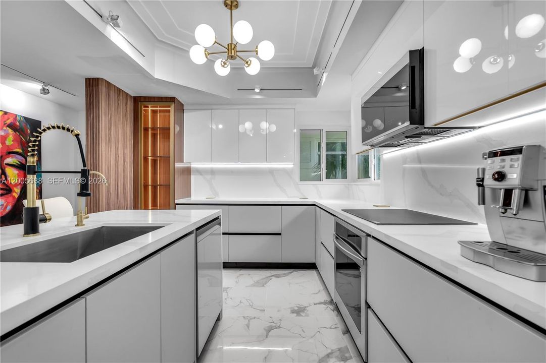 For Sale: $2,100,000 (5 beds, 3 baths, 2892 Square Feet)