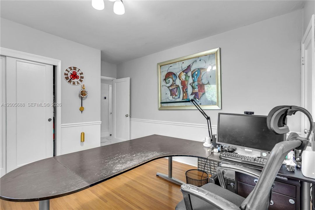 For Sale: $2,100,000 (5 beds, 3 baths, 2892 Square Feet)