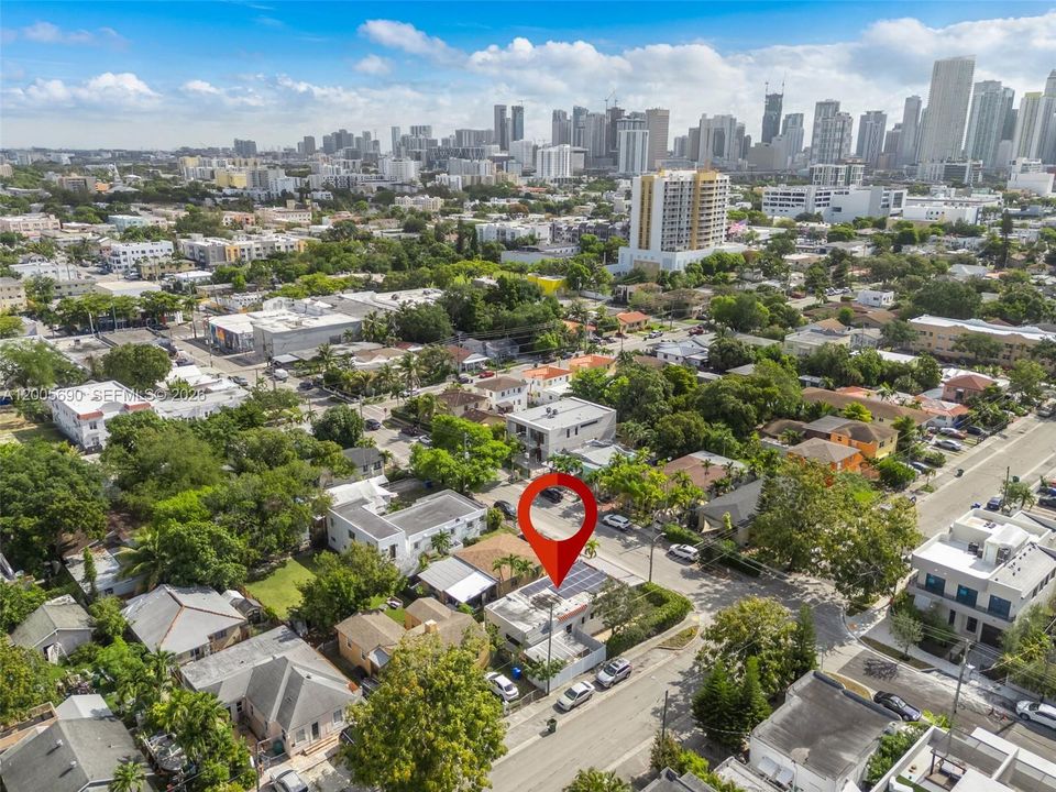 На продажу: $775,000 (3 спален, 2 ванн, 1716 Квадратных фут)