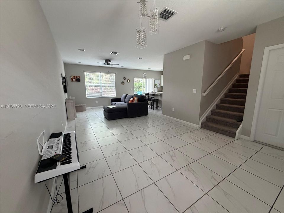 For Sale: $326,900 (3 beds, 2 baths, 1477 Square Feet)