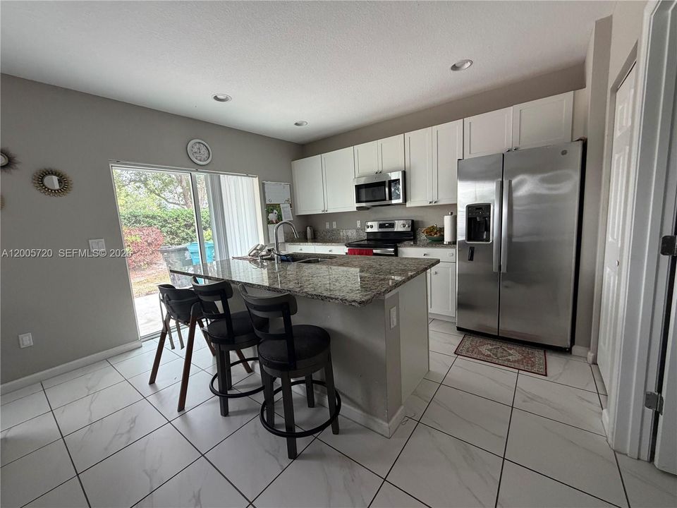 For Sale: $326,900 (3 beds, 2 baths, 1477 Square Feet)