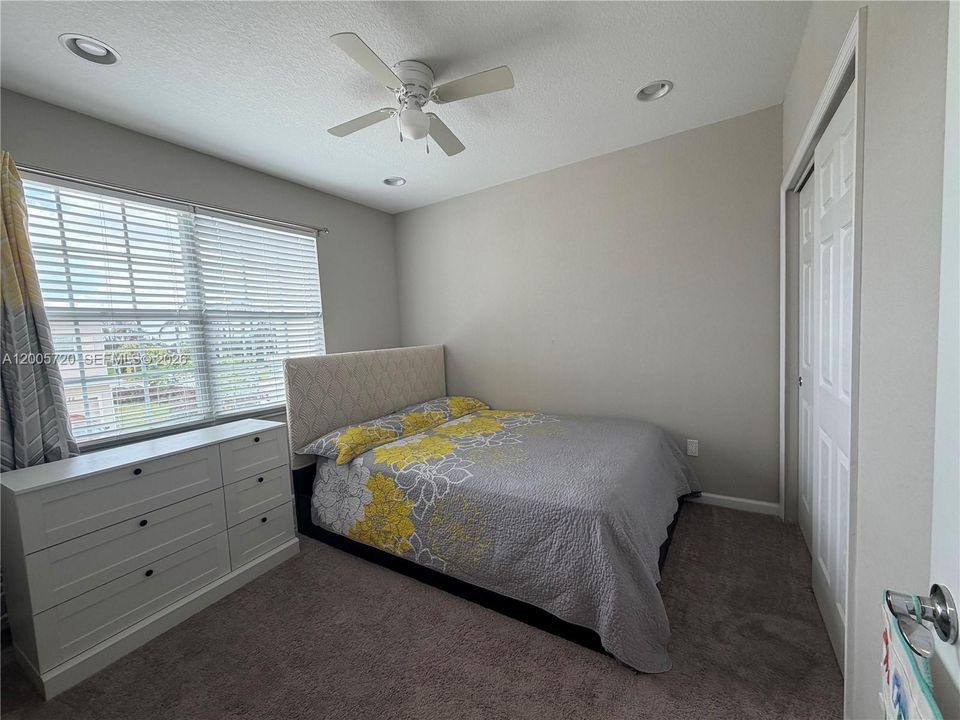 For Sale: $326,900 (3 beds, 2 baths, 1477 Square Feet)