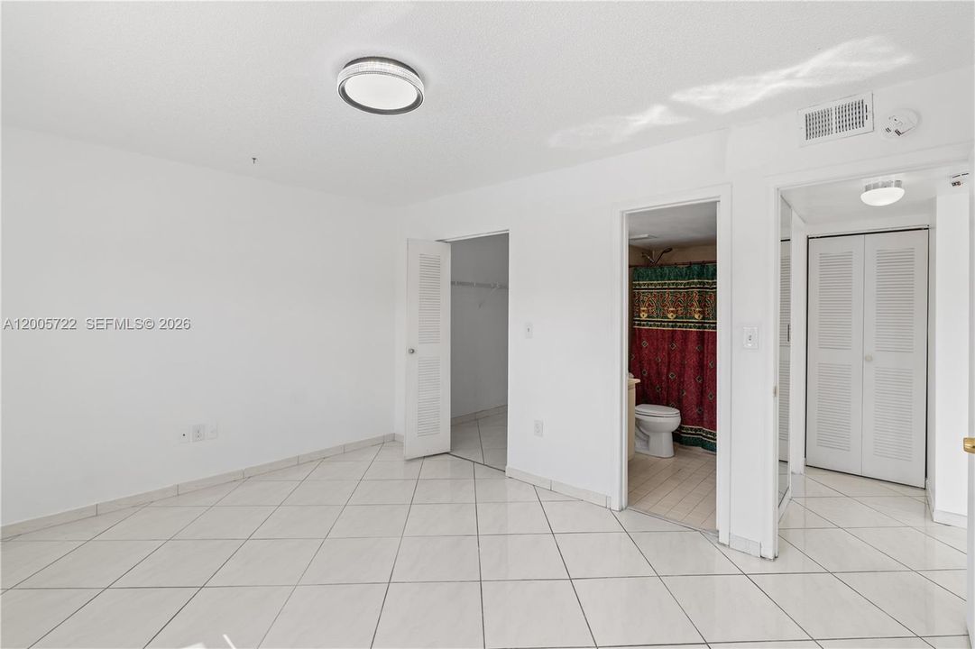 Недавно арендовано: $28,800 (2 спален, 2 ванн, 1012 Квадратных фут)