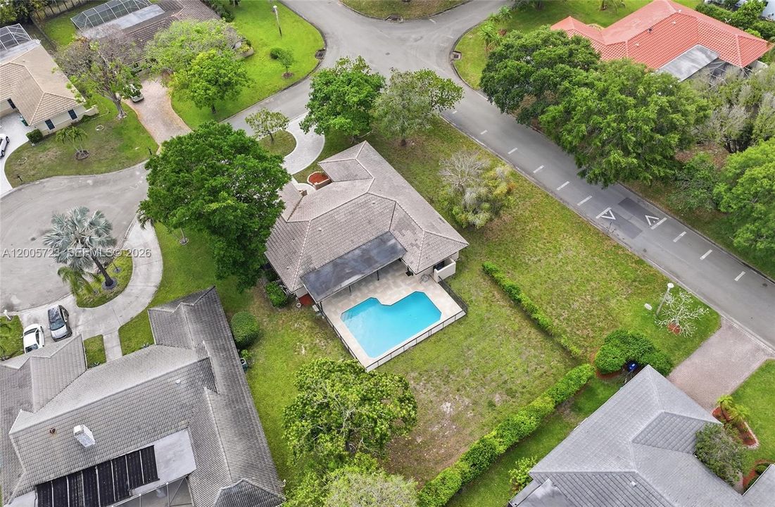 Activo con contrato: $689,000 (4 camas, 2 baños, 2192 Pies cuadrados)