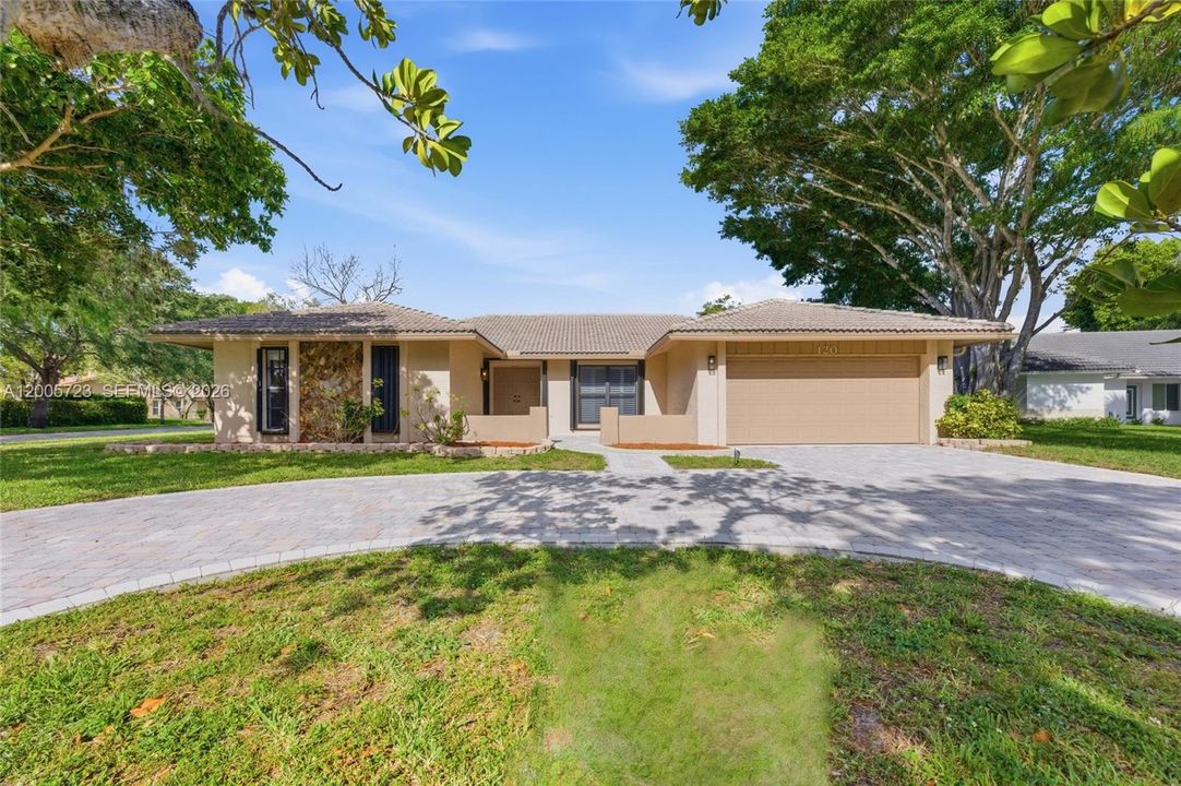 Activo con contrato: $689,000 (4 camas, 2 baños, 2192 Pies cuadrados)