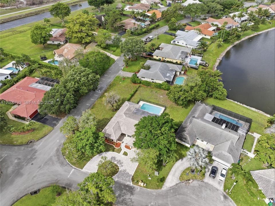 Activo con contrato: $689,000 (4 camas, 2 baños, 2192 Pies cuadrados)