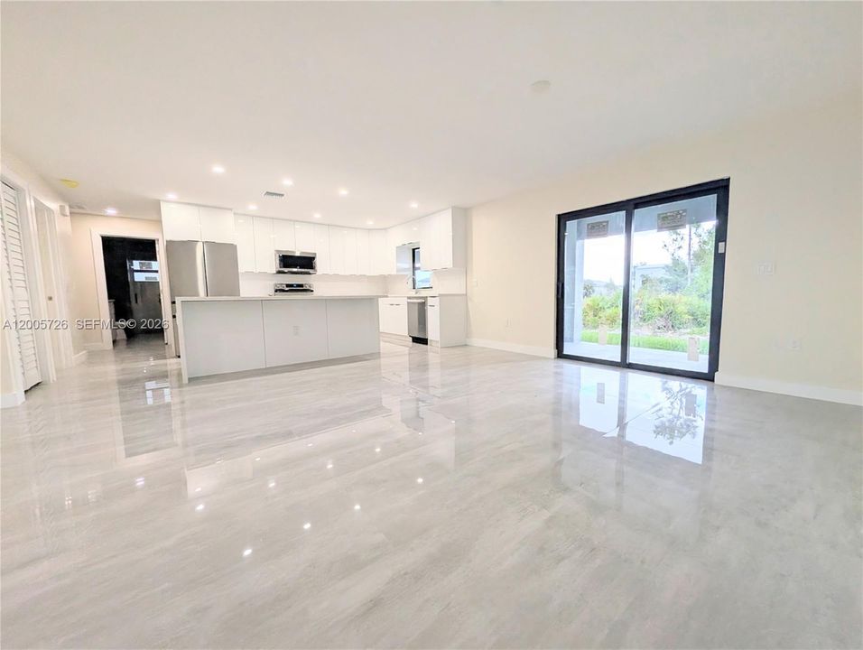 На продажу: $439,000 (4 спален, 3 ванн, 0 Квадратных фут)