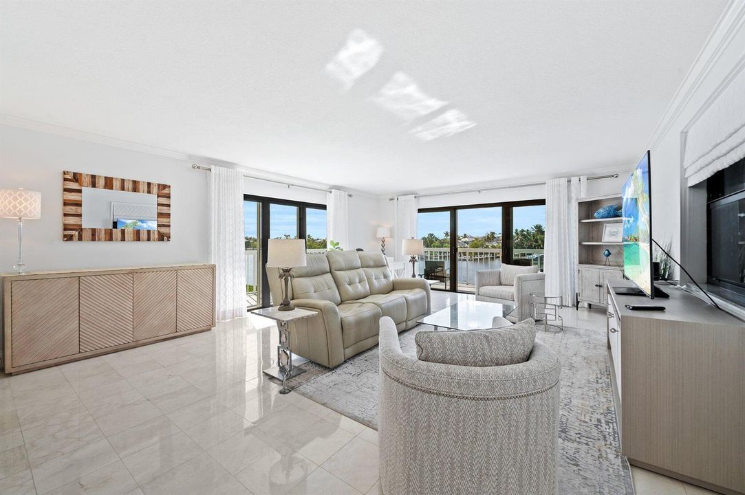 8-web-or-mls-3501-s-ocean-blvd-307