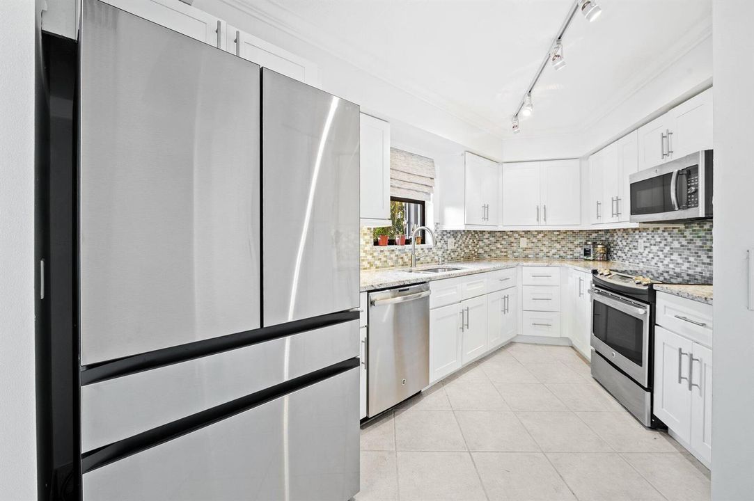 14-web-or-mls-3501-s-ocean-blvd-307