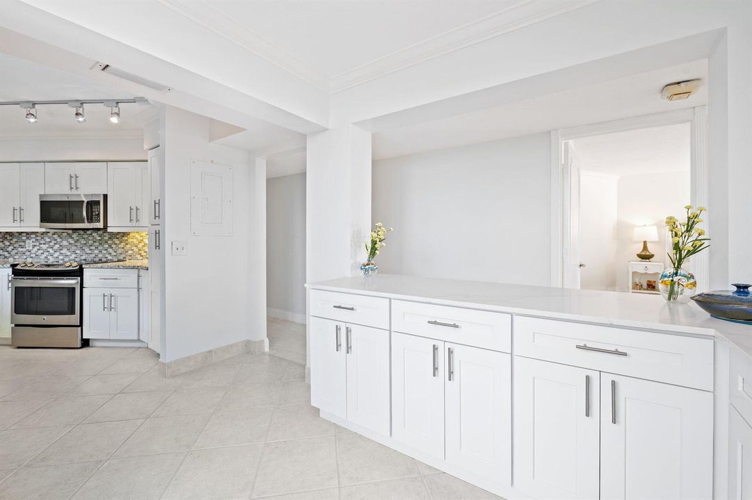 17-web-or-mls-3501-s-ocean-blvd-307