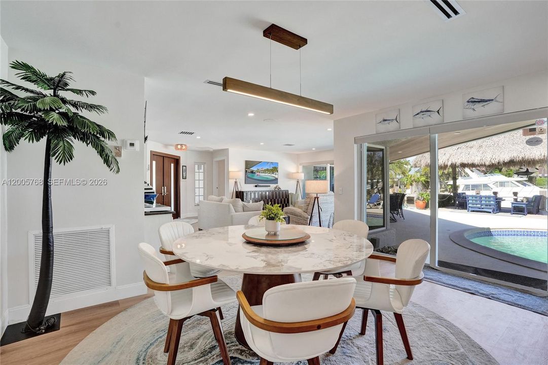 For Sale: $2,600,000 (3 beds, 2 baths, 1685 Square Feet)