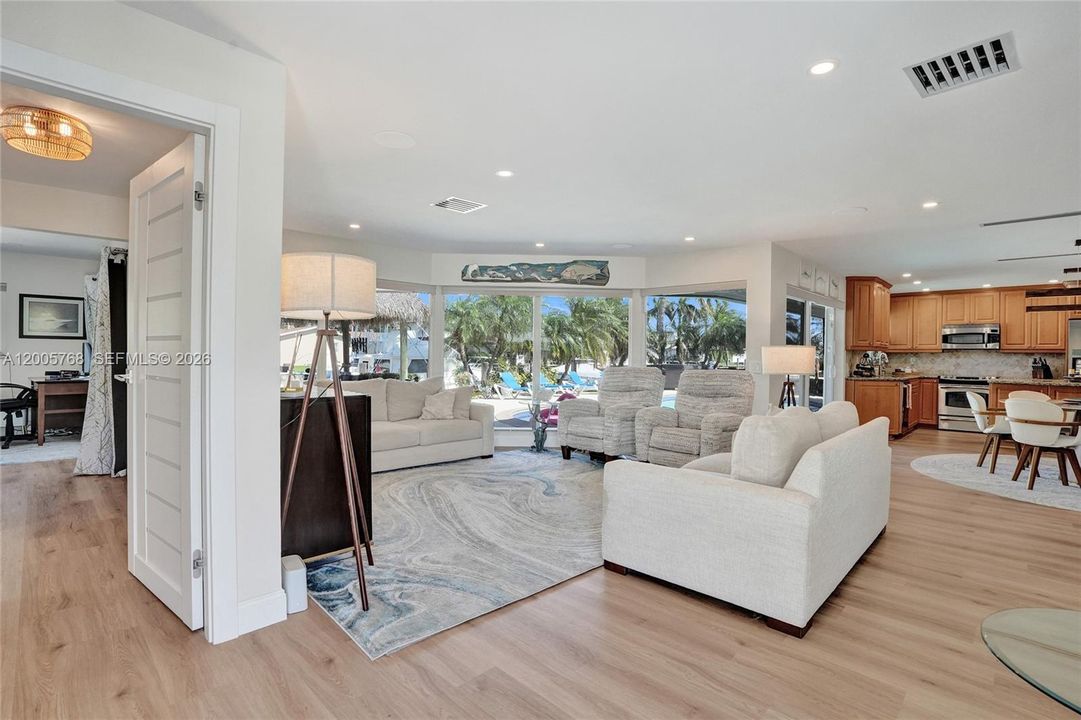 For Sale: $2,600,000 (3 beds, 2 baths, 1685 Square Feet)