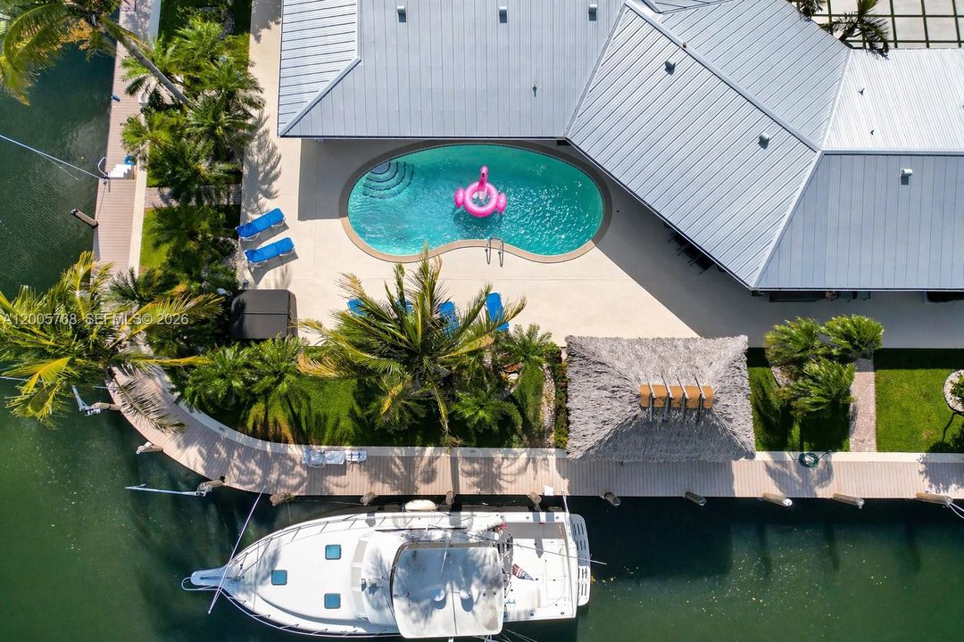 For Sale: $2,600,000 (3 beds, 2 baths, 1685 Square Feet)