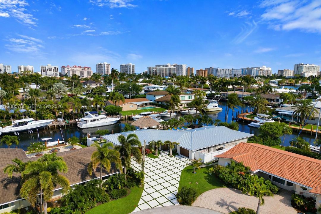 For Sale: $2,600,000 (3 beds, 2 baths, 1685 Square Feet)