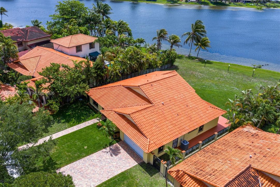 Недавно продано: $850,000 (4 спален, 2 ванн, 2198 Квадратных фут)