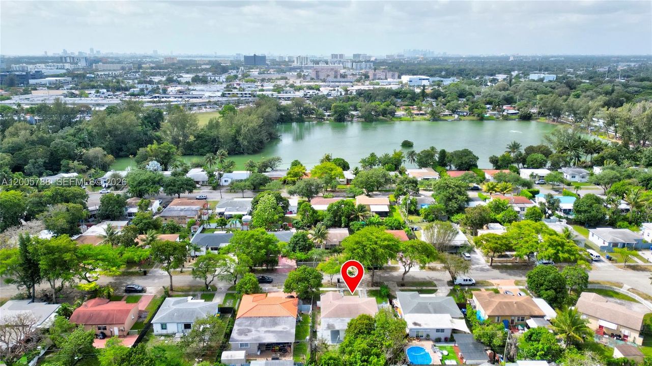 Activo con contrato: $549,000 (3 camas, 2 baños, 1077 Pies cuadrados)