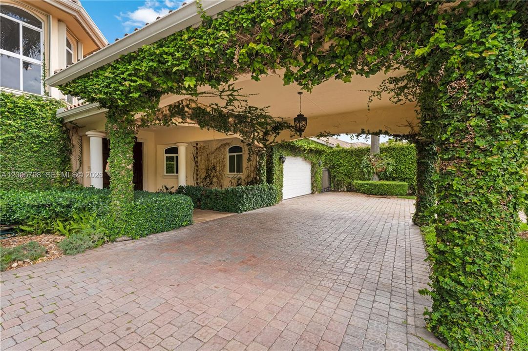Active With Contract: $1,950,000 (4 beds, 4 baths, 4609 Square Feet)