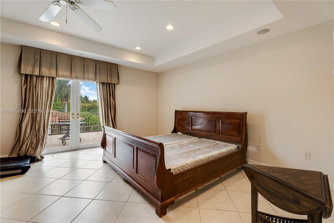 Active With Contract: $1,950,000 (4 beds, 4 baths, 4609 Square Feet)