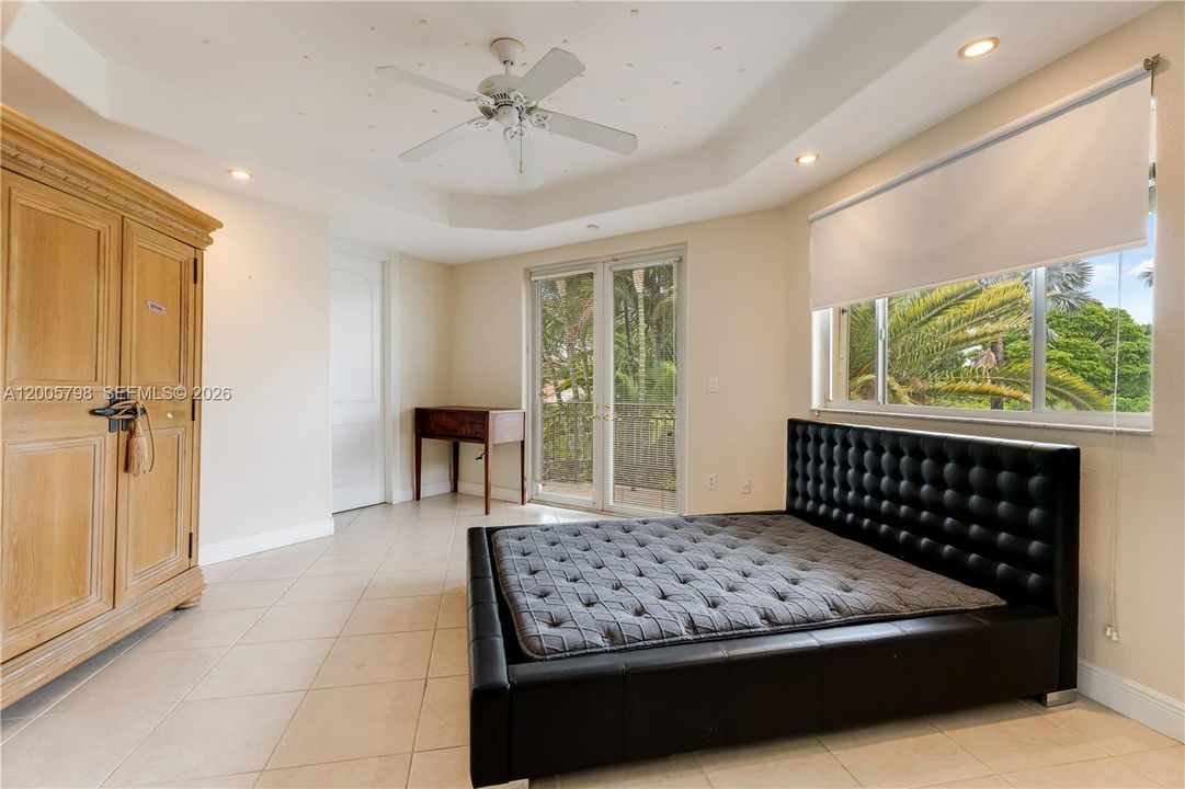 Active With Contract: $1,950,000 (4 beds, 4 baths, 4609 Square Feet)