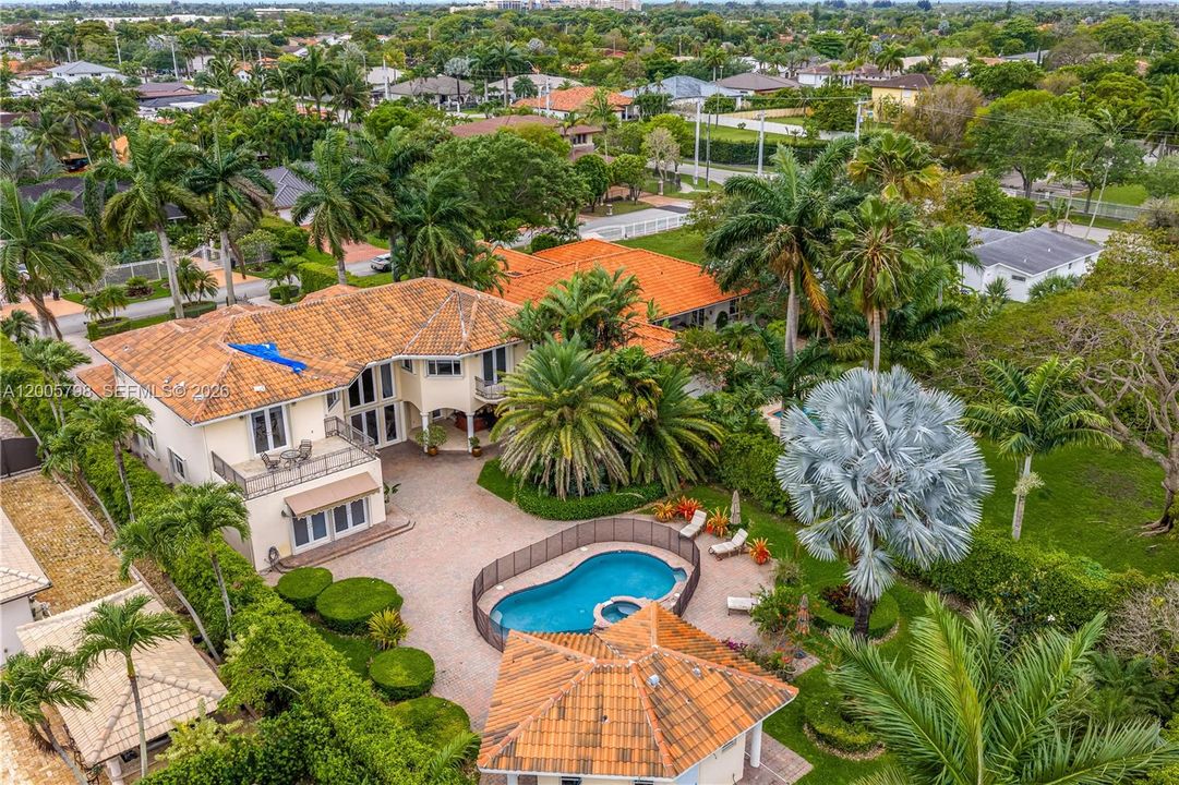 Active With Contract: $1,950,000 (4 beds, 4 baths, 4609 Square Feet)
