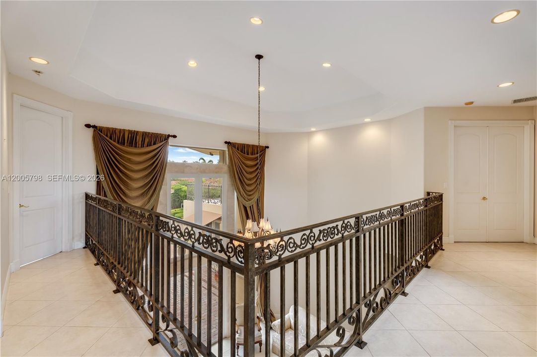 Active With Contract: $1,950,000 (4 beds, 4 baths, 4609 Square Feet)