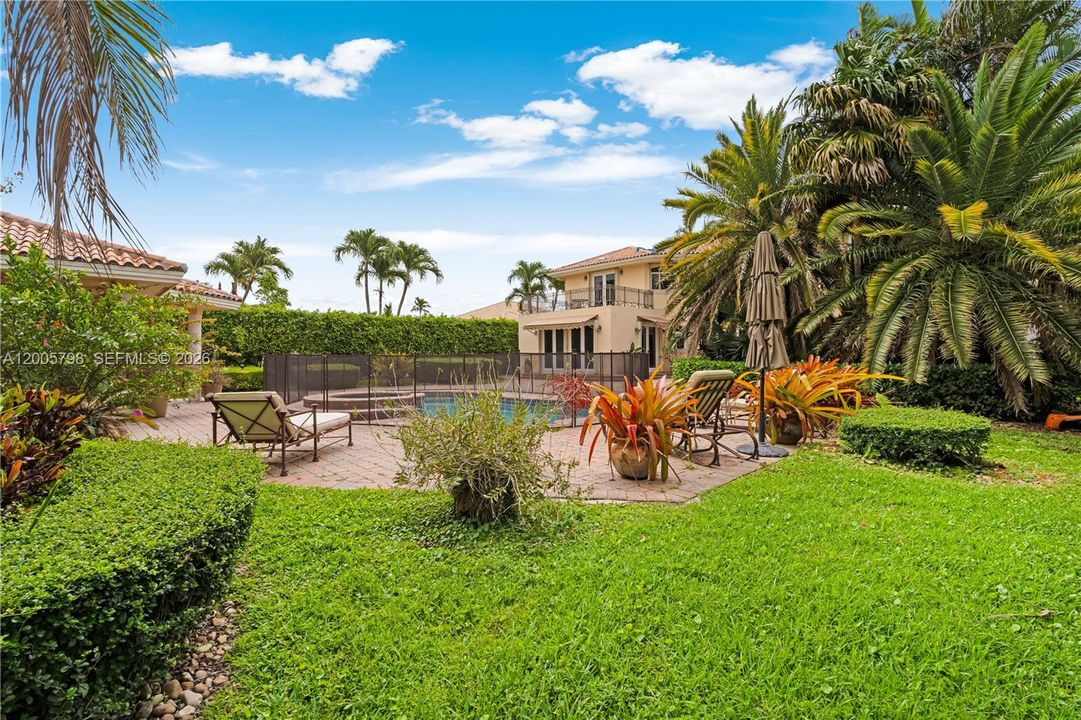Active With Contract: $1,950,000 (4 beds, 4 baths, 4609 Square Feet)