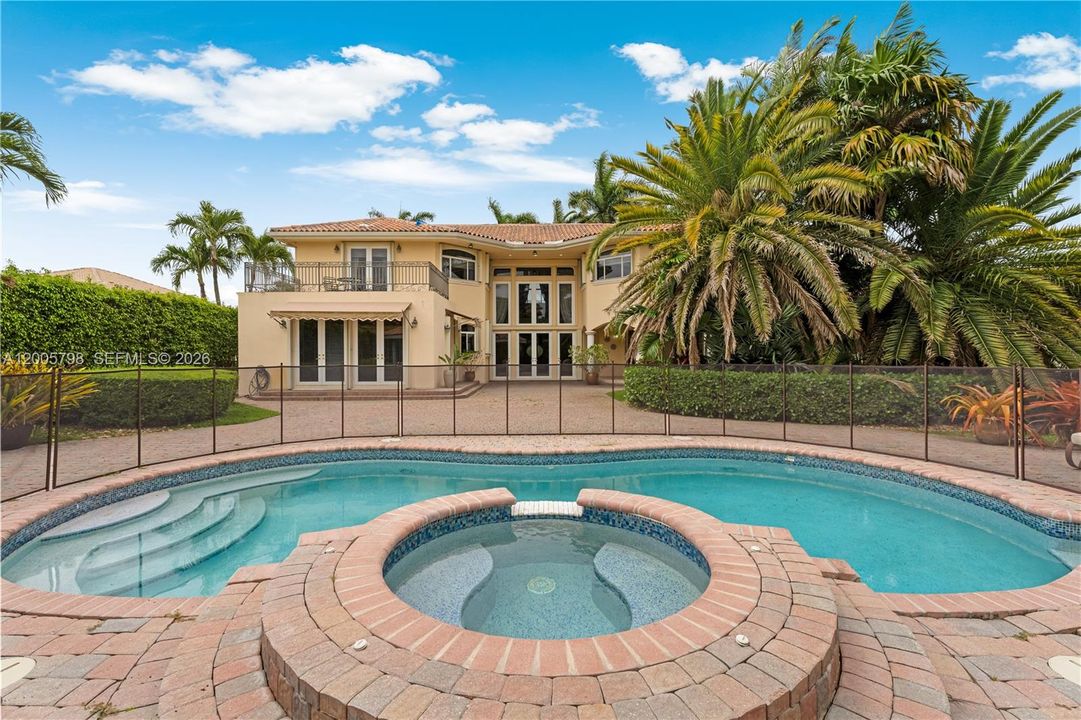 Active With Contract: $1,950,000 (4 beds, 4 baths, 4609 Square Feet)