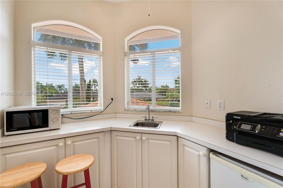 Active With Contract: $1,950,000 (4 beds, 4 baths, 4609 Square Feet)