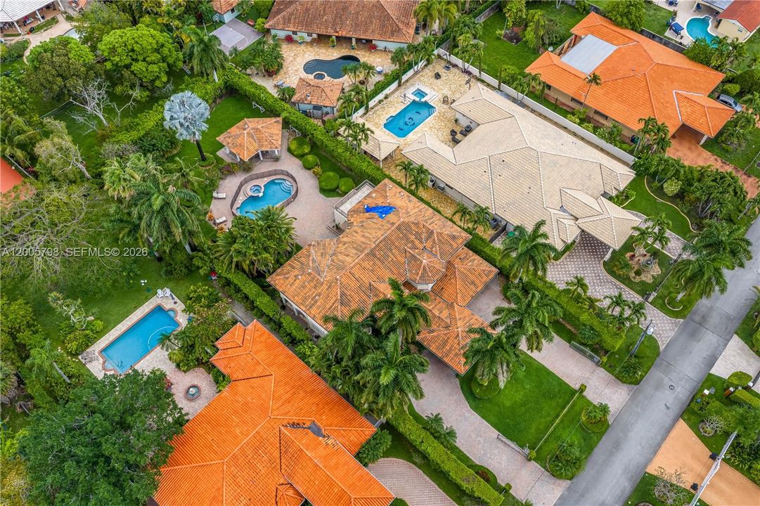 Active With Contract: $1,950,000 (4 beds, 4 baths, 4609 Square Feet)