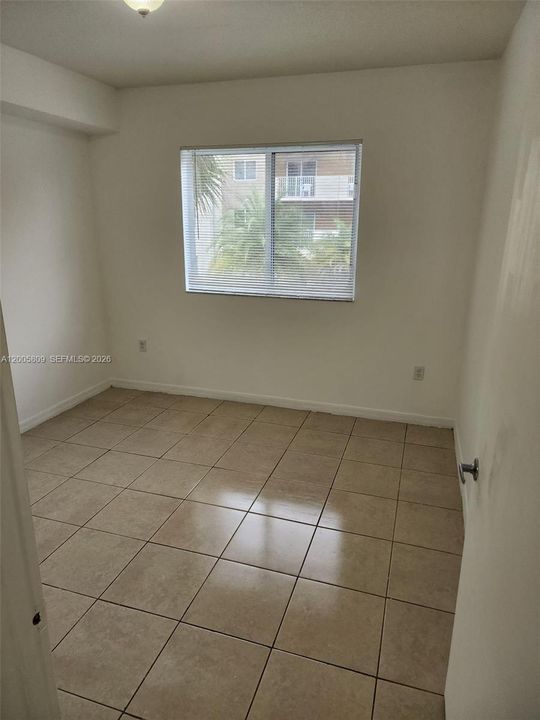 Recently Rented: $1,750 (2 beds, 2 baths, 809 Square Feet)