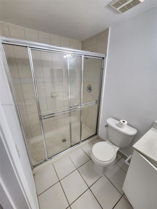 Recently Rented: $1,750 (2 beds, 2 baths, 809 Square Feet)