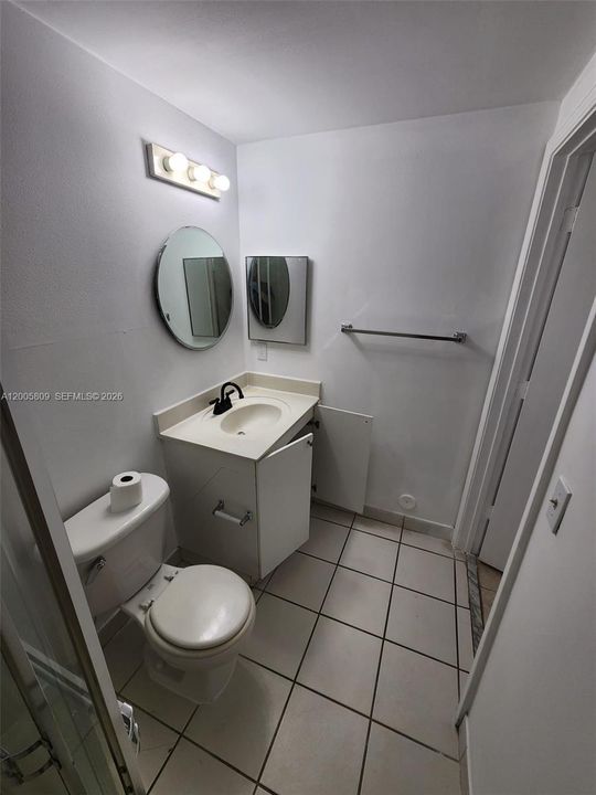Recently Rented: $1,750 (2 beds, 2 baths, 809 Square Feet)