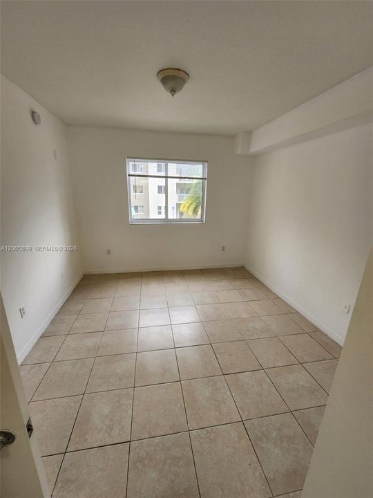 Recently Rented: $1,750 (2 beds, 2 baths, 809 Square Feet)