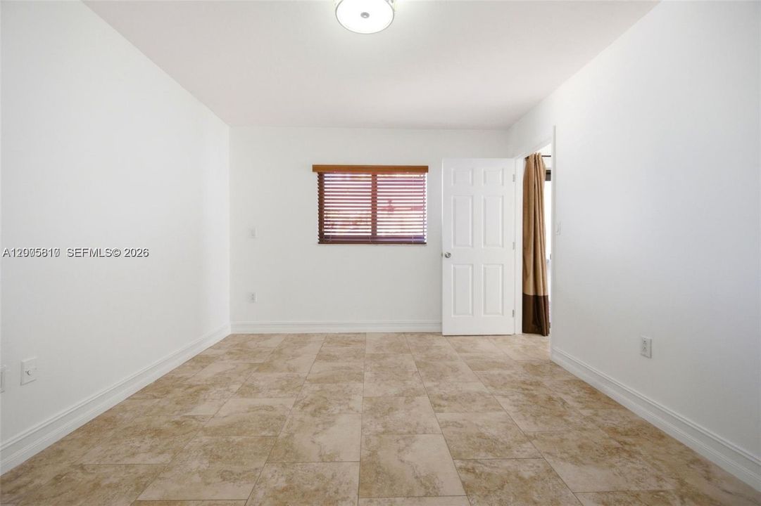 Activo con contrato: $3,800 (3 camas, 2 baños, 1372 Pies cuadrados)
