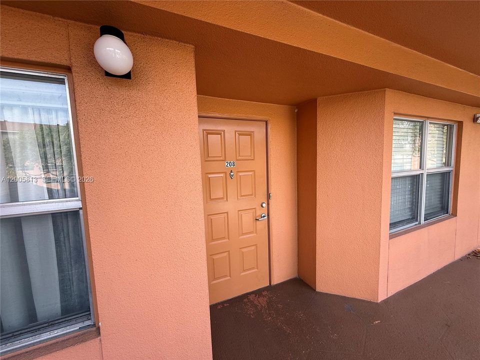 En Venta: $235,500 (2 camas, 2 baños, 1207 Pies cuadrados)