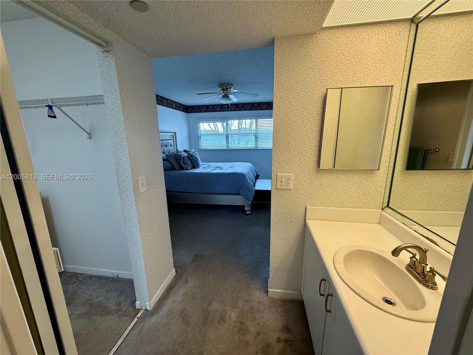 En Venta: $235,500 (2 camas, 2 baños, 1207 Pies cuadrados)