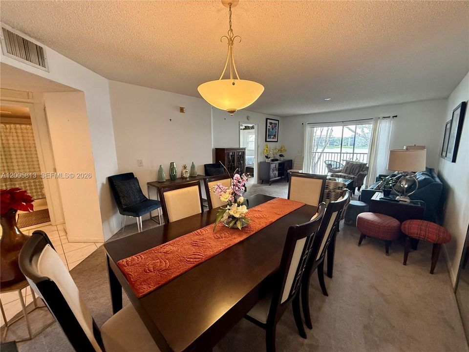 En Venta: $235,500 (2 camas, 2 baños, 1207 Pies cuadrados)
