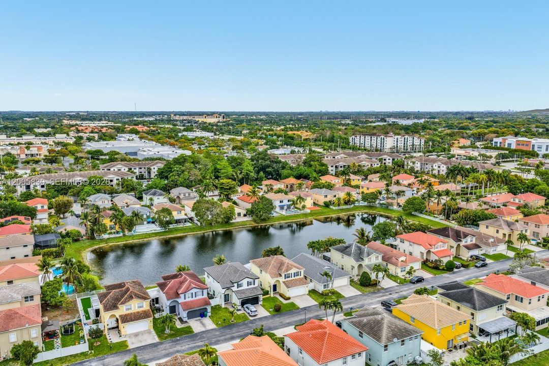 Activo con contrato: $589,900 (3 camas, 2 baños, 1515 Pies cuadrados)