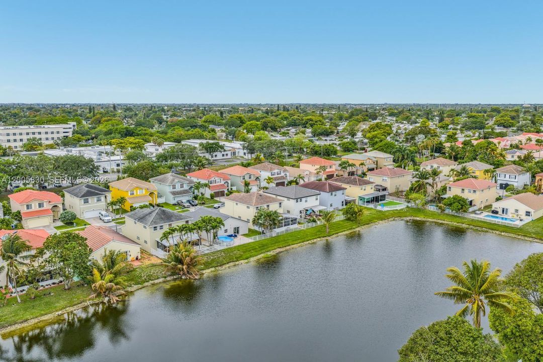 Activo con contrato: $589,900 (3 camas, 2 baños, 1515 Pies cuadrados)